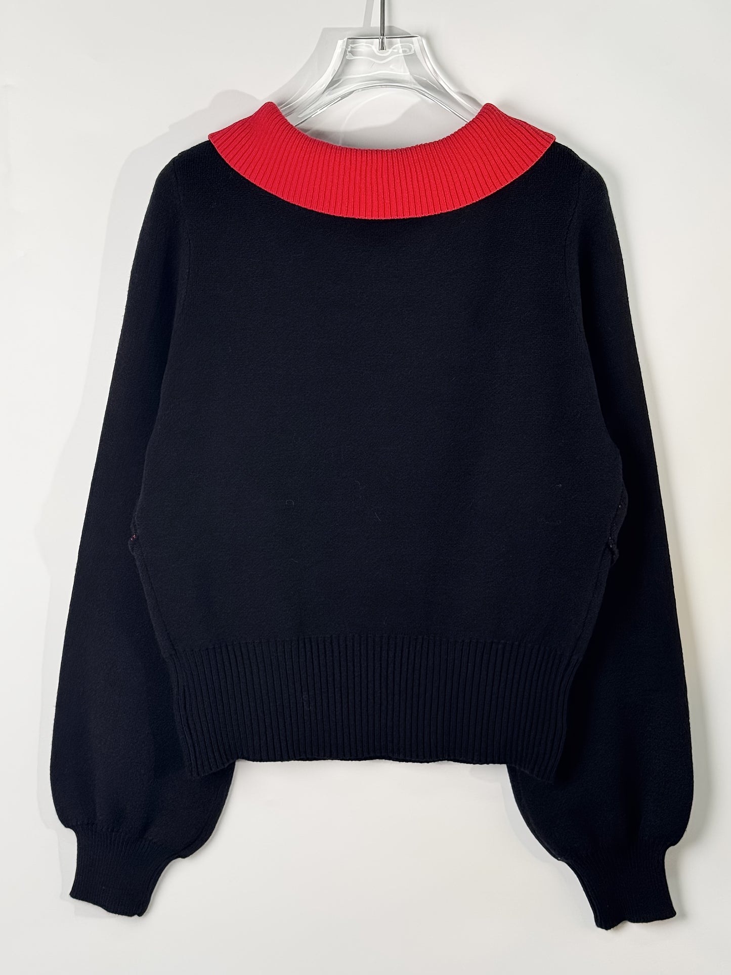 Chic Sweater Elegant Women's Sweater | Chic Pullover with Long Flowing Lines,