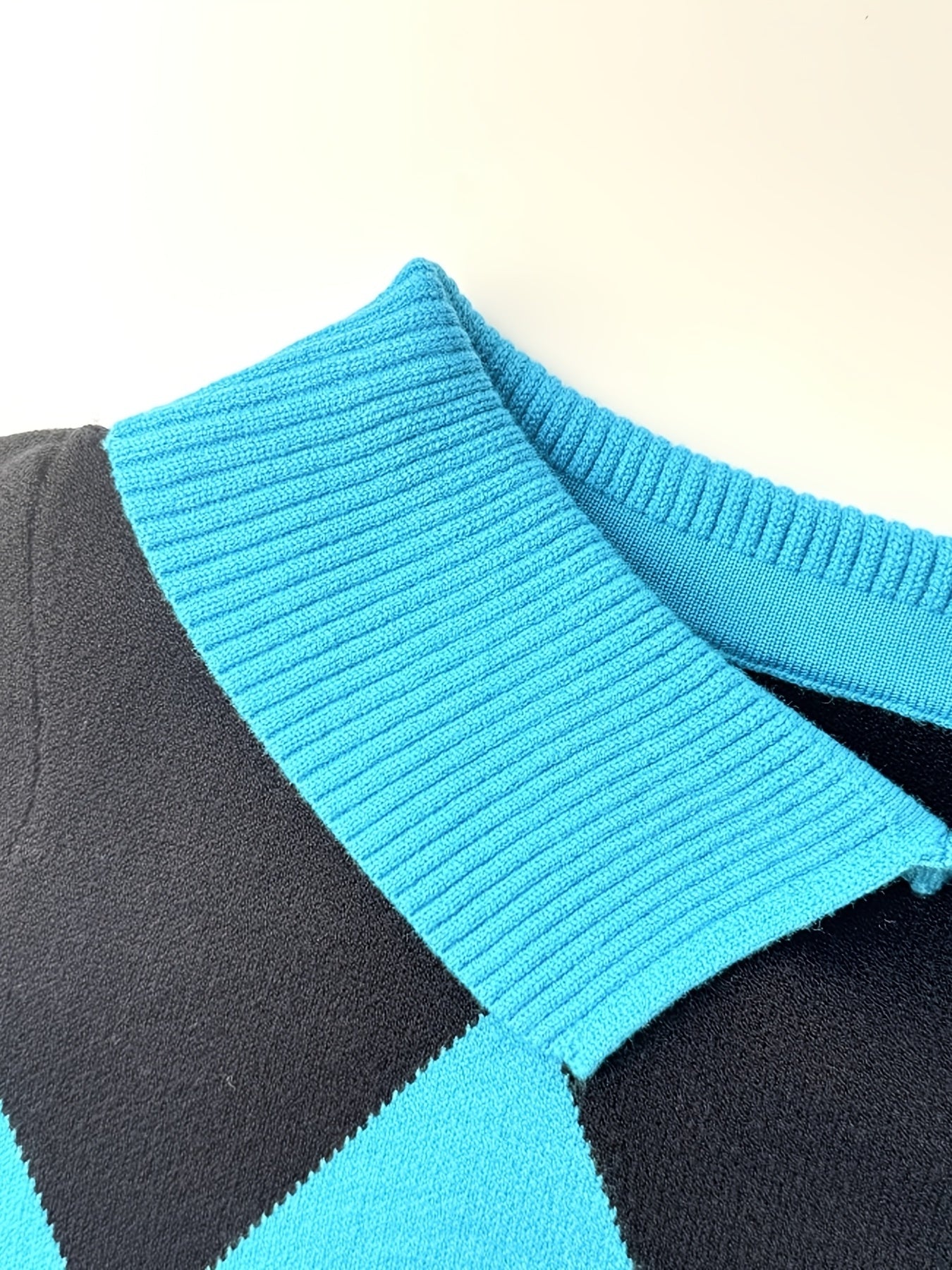 Chic Sweater Elegant Women's Sweater | Chic Pullover with Long Flowing Lines,