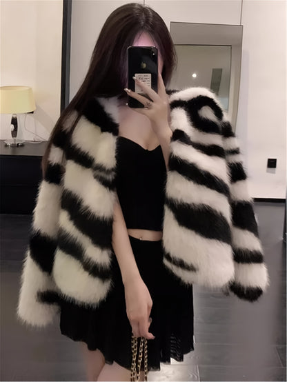 Women'S Elegant Striped Faux Fur Coat - Long Sleeve, Lapel Collar, Regular Fit with Pockets, Perfect for Fall\u002FWinter Fashion, Stylish Outerwear | Elegant Striped Jacket | Structured Design
